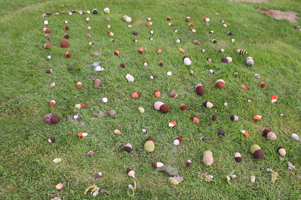 Crochet Guiness World Record Attempt 4 Jane Burns Knit Crochet Designer hundreds of crochet apples being counted for world record attempt