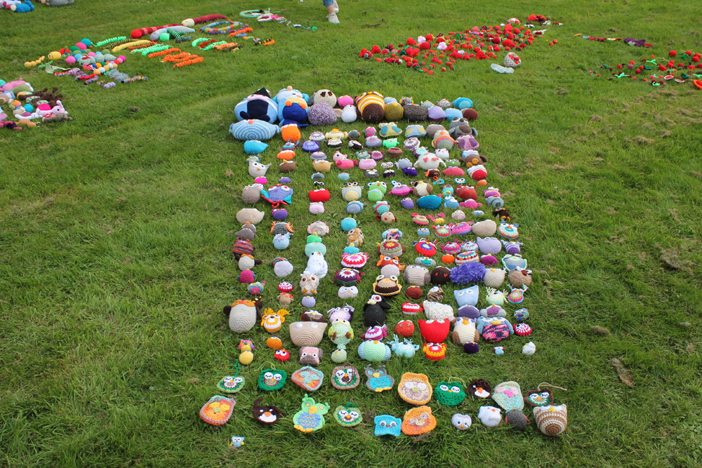 Crochet Guiness World Record Attempt 5 Jane Burns Knit Crochet Designer hundreds of crochet owls being counted for world record attempt
