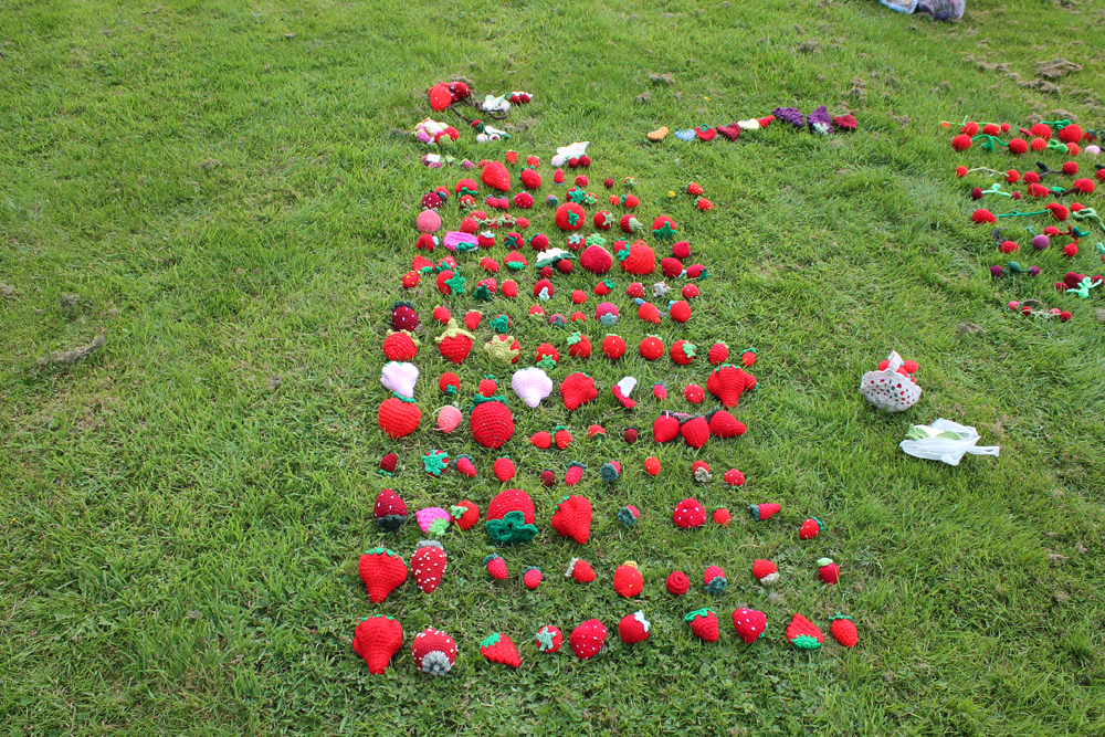 Crochet Guiness World Record Attempt 6 Jane Burns Knit Crochet Designer hundreds of crochet strawberries being counted for world record attempt